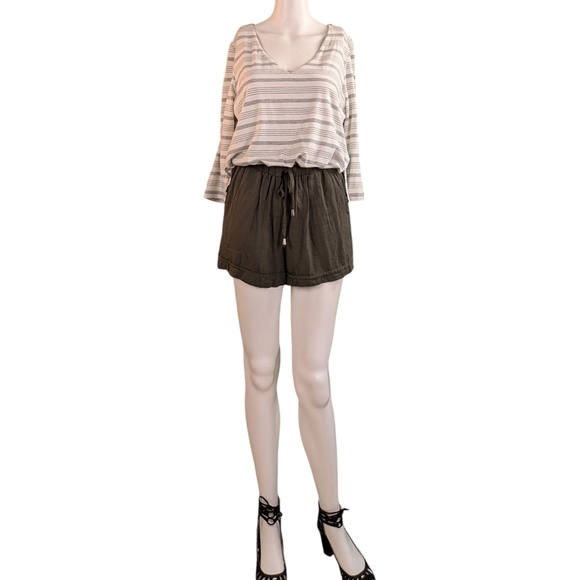 Anthropologie Elevenses Rayon Blend Romper - Picture 4 of 16